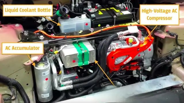 High pressure compressor and condenser layout